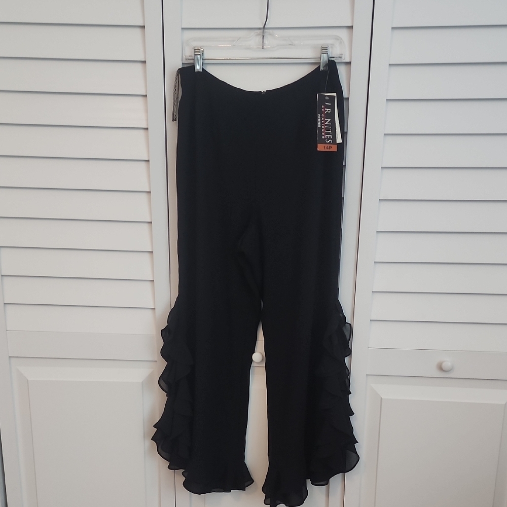 Ruffled Wide Leg Back Zipper Pants in Black by